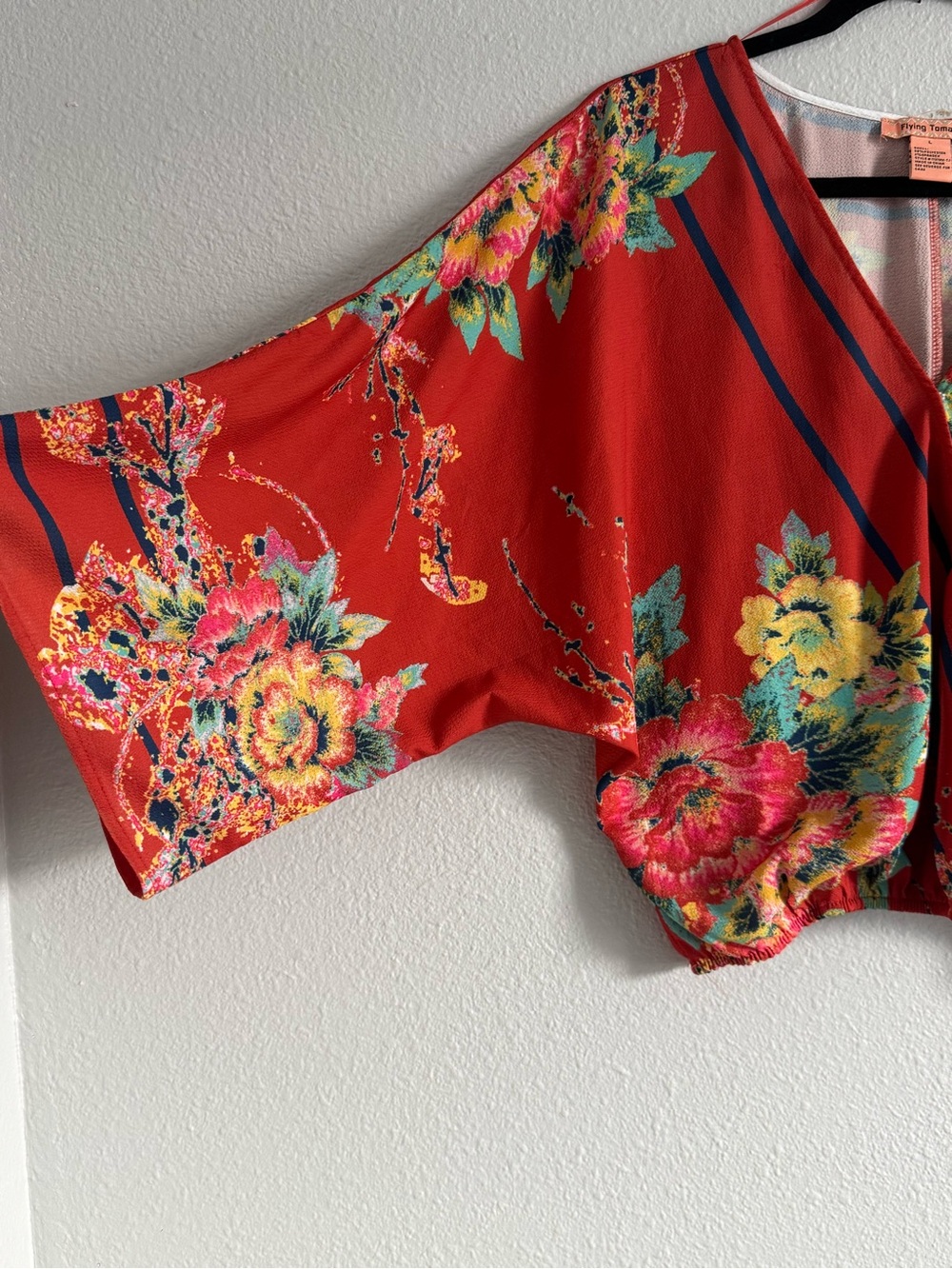 L Flying Tomato boho crop top, bold floral pattern, dolman sleeves, elastic hem - Picture 4 of 8